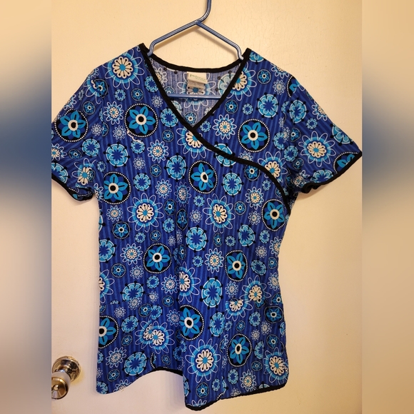 Uniforms - Scrubs - Picture 5 of 16